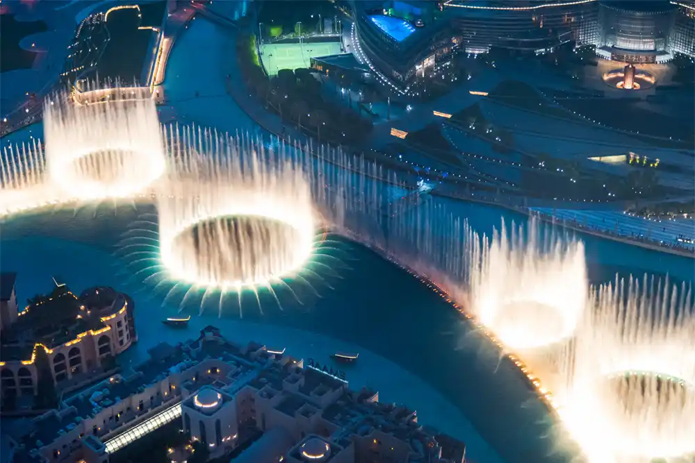 Enjoy the Water Show at the Dubai Fountain