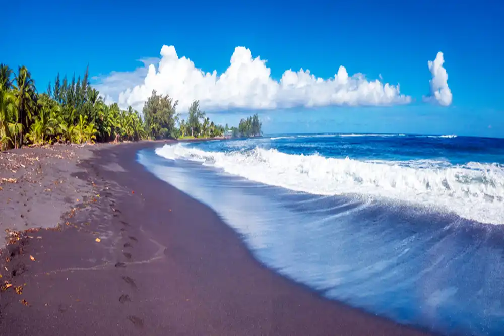 Taharuu Beach